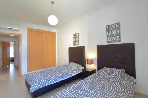 Formidável Apartamento T2 em Condomínio Privado e com Vista Mar em Fuzeta