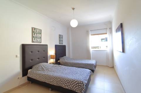 Formidável Apartamento T2 em Condomínio Privado e com Vista Mar em Fuzeta