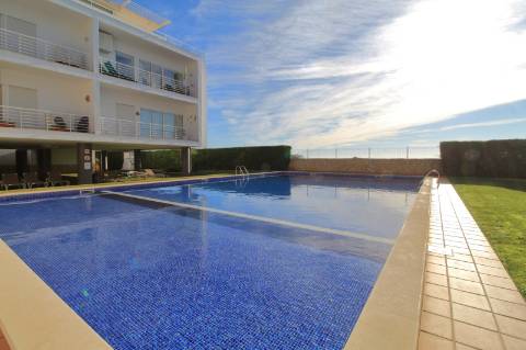 Formidável Apartamento T2 em Condomínio Privado e com Vista Mar em Fuzeta