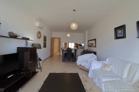 Formidável Apartamento T2 em Condomínio Privado e com Vista Mar em Fuzeta