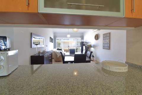 Formidável Apartamento T2 em Condomínio Privado e com Vista Mar em Fuzeta