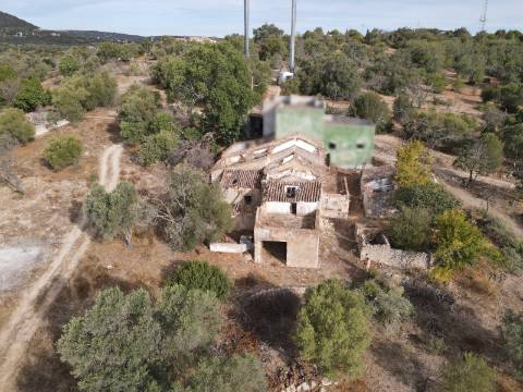 Ruína com Terreno em Moncarapacho