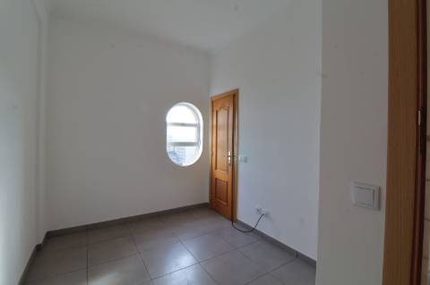 Apartamento T5 Triplex Penthouse com Piscina Privada e Garagem em Faro