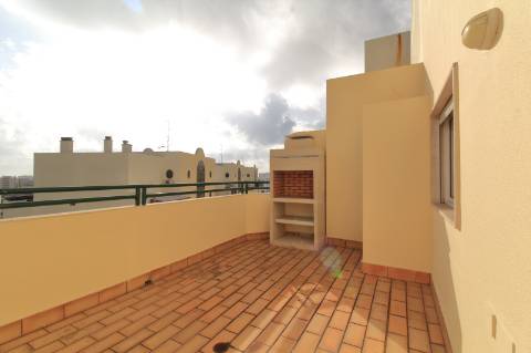 Apartamento T5 Triplex Penthouse com Piscina Privada e Garagem em Faro