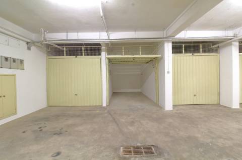 Apartamento T5 Triplex Penthouse com Piscina Privada e Garagem em Faro