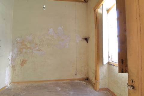 Moradia T3 + Moradia T1 para Recuperar em Faro