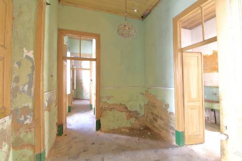 Moradia T3 + Moradia T1 para Recuperar em Faro