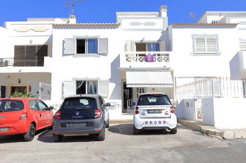 Moradia T4 Geminada com Garagem em Fuzeta