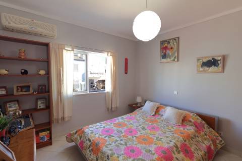 Moradia T4 Geminada com Garagem em Fuzeta