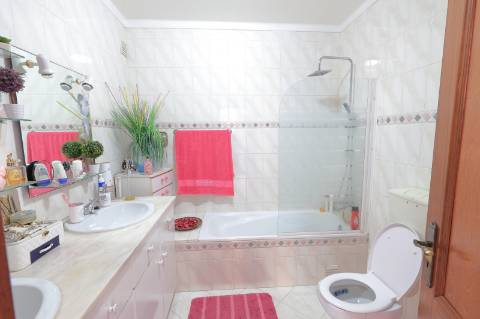 Moradia T4 Geminada com Garagem em Fuzeta