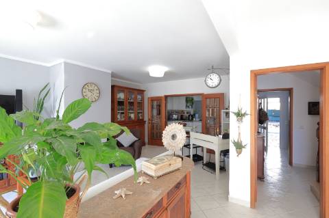 Moradia T4 Geminada com Garagem em Fuzeta