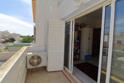 Moradia T4 Geminada com Garagem em Fuzeta