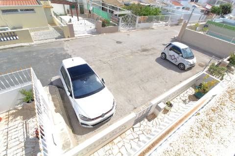 Moradia T4 Geminada com Garagem em Fuzeta