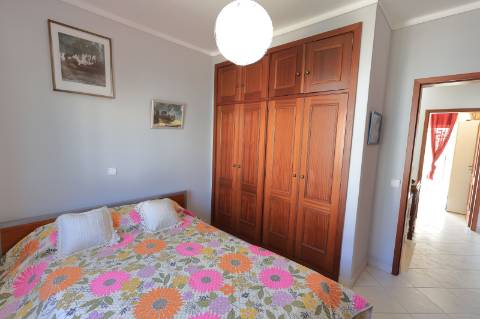 Moradia T4 Geminada com Garagem em Fuzeta