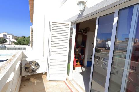 Moradia T4 Geminada com Garagem em Fuzeta