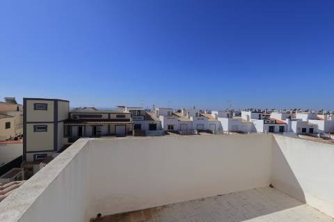 Moradia T4 Geminada com Garagem em Fuzeta