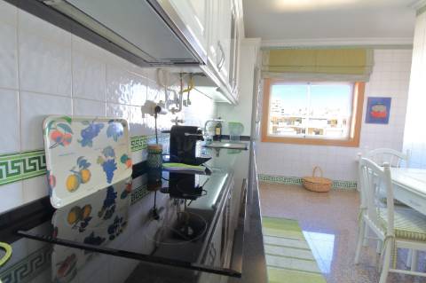 Apartamento T4 com Garagem Box em Faro