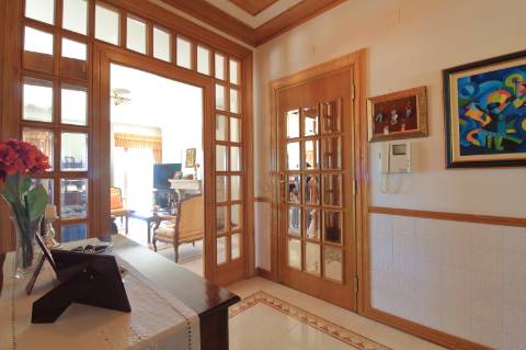 Apartamento T4 com Garagem Box em Faro