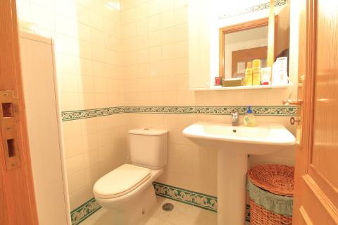 Apartamento T4 com Garagem Box em Faro