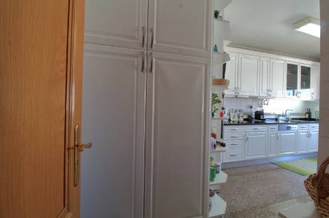 Apartamento T4 com Garagem Box em Faro