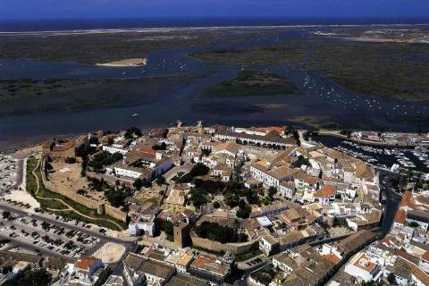 Apartamento T4 com Garagem Box em Faro