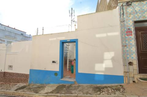 Moradia T1+1 com Quintal em Fuzeta