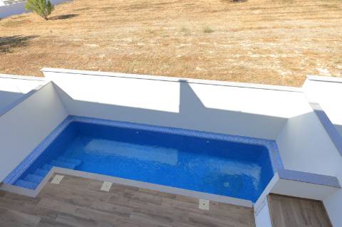 Moradia T3 com Vista Mar, Piscina e Estacionamento em Fuzeta