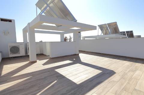 Moradia T3 com Vista Mar, Piscina e Estacionamento em Fuzeta