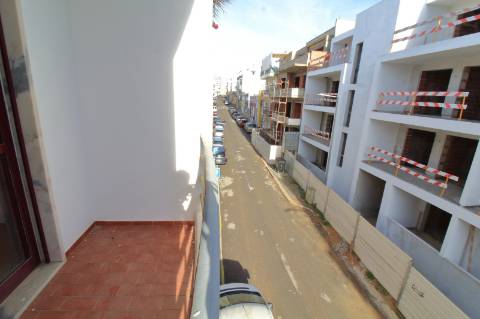 Apartamento T3 com Estacionamento em Faro