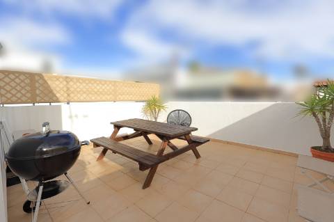 Moradia Típica T2 Renovada com Quintal em Fuzeta