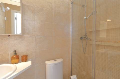 Moradia Típica T2 Renovada com Quintal em Fuzeta