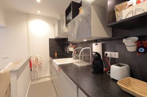 Moradia Típica T2 Renovada com Quintal em Fuzeta