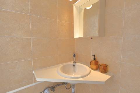 Moradia Típica T2 Renovada com Quintal em Fuzeta