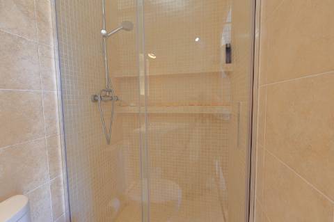 Moradia Típica T2 Renovada com Quintal em Fuzeta