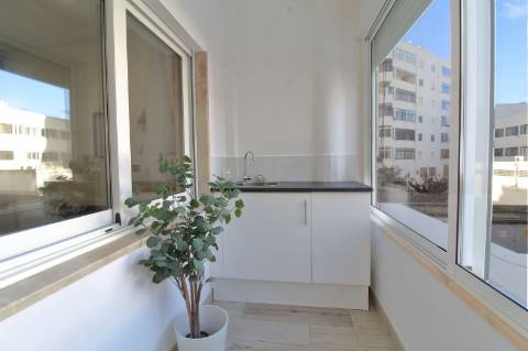 Apartamento T3 Renovado em Olhão