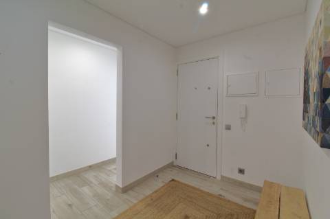 Apartamento T3 Renovado em Olhão