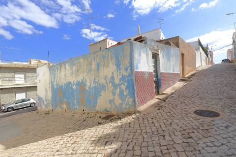 Moradia Típica T2 para Reconstruir em Fuzeta