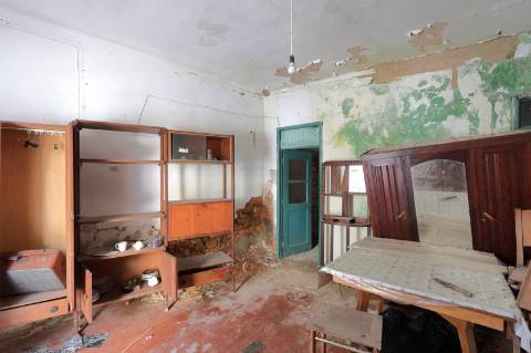 Moradia Típica T2 para Reconstruir em Fuzeta