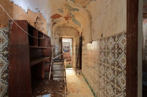 Moradia Típica T2 para Reconstruir em Fuzeta