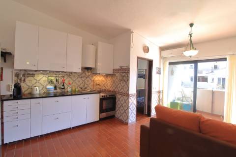 Apartamento T1+1 com garagem box em Marim - Olhão