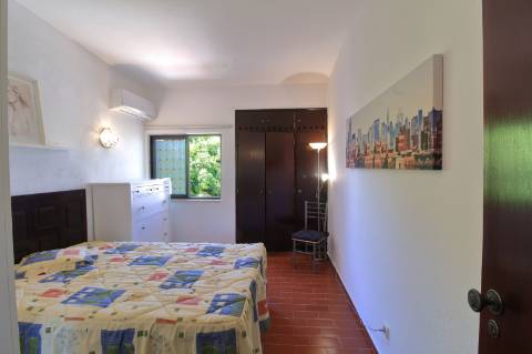 Apartamento T1+1 com garagem box em Marim - Olhão