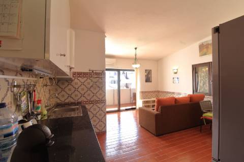 Apartamento T1+1 com garagem box em Marim - Olhão