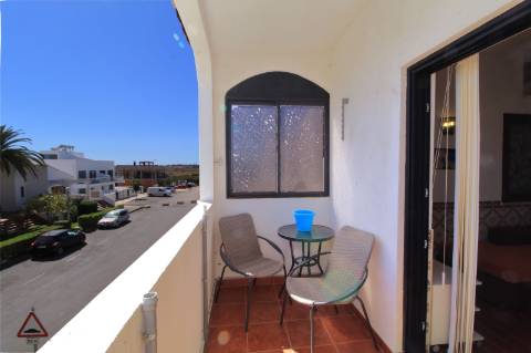 Apartamento T1+1 com garagem box em Marim - Olhão