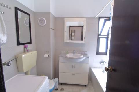 Apartamento T1+1 com garagem box em Marim - Olhão