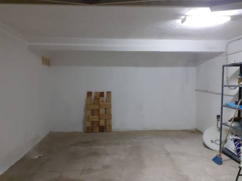 Apartamento T1+1 com garagem box em Marim - Olhão