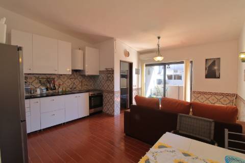 Apartamento T1+1 com garagem box em Marim - Olhão