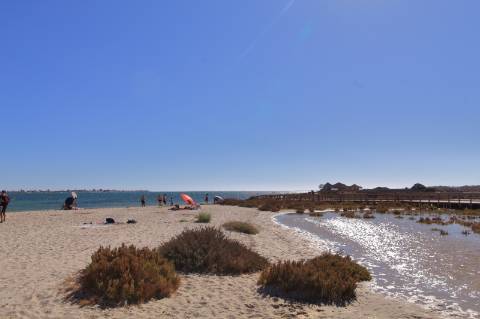 Apartamento T1+1 com garagem box em Marim - Olhão