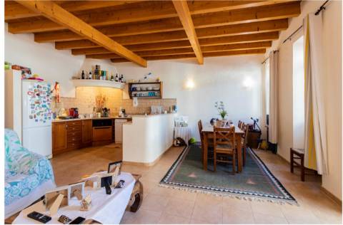 Moradia T2+1 com Espaço Comercial em Estoi - Faro