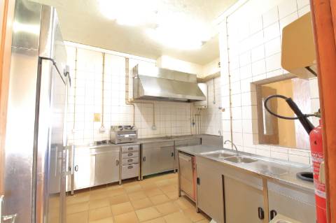 Moradia T2+1 com Espaço Comercial em Estoi - Faro