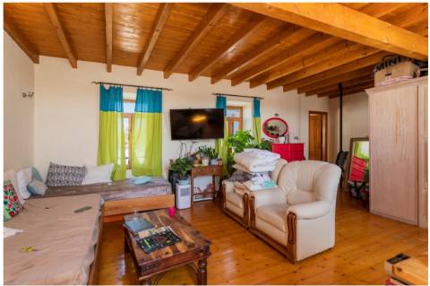 Moradia T2+1 com Espaço Comercial em Estoi - Faro